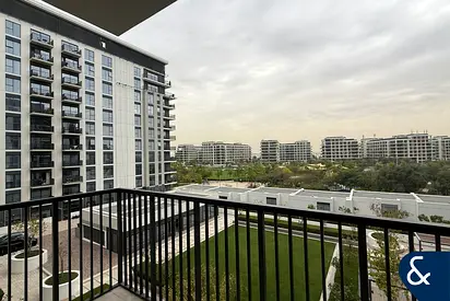 2 Bedroom & 2 Bathroom | Vacant | Upgraded