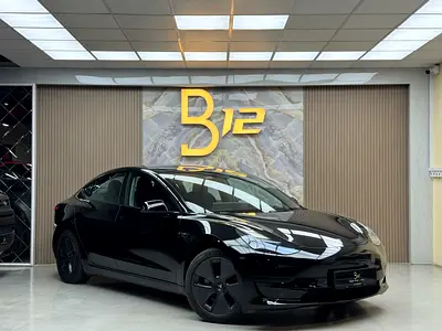 Tesla model 3 2023 5000km