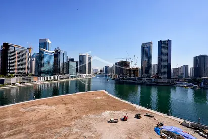 Low Floor | Canal View | Keys with me