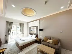Bright Fully Furnished and Fitted Studio with Community View