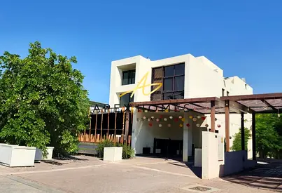 VACANT | SINGLE ROW | FURNISHED