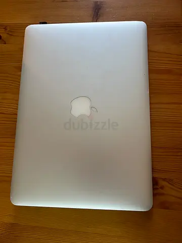 Macbook air 2017 in good condition with arabic keyboard