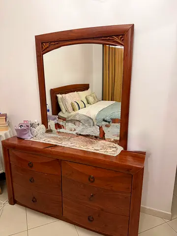 dresser with mirror