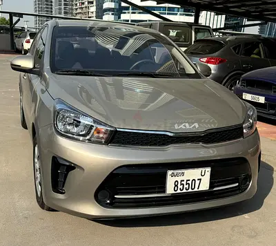 CAR PLAY /REVERSE CAMRA/CRUISE CONTROL