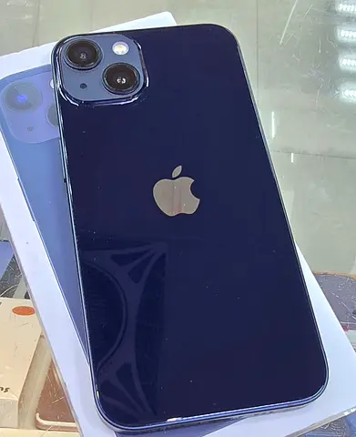 Apple iPhone 13 in Excellent Condition