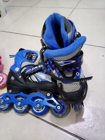 Blue roller skates for boys size 32