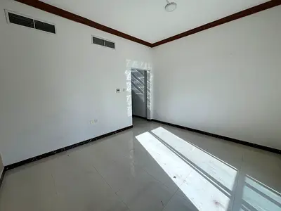 للايجار السنوي  بالراشدية 3 بجوار الجراند مول الجمال والفخامه عنوان الشقه افضل شقه بعجمان