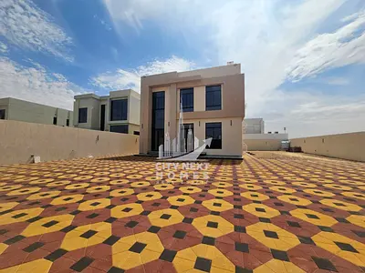 Luxurious 4 BR Brand New villa l Maid room