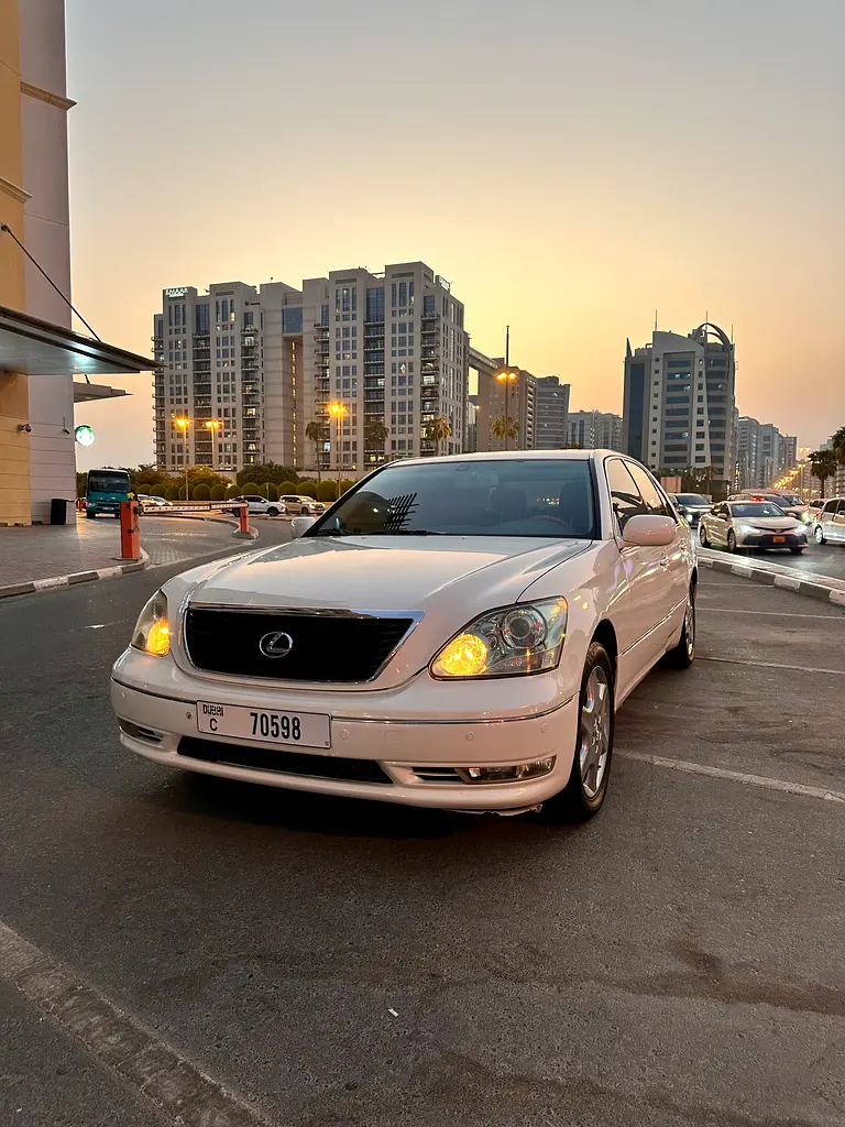 Lexus LS-Series 2004 — photo 1 of 7