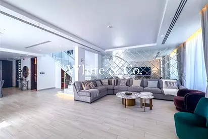 Luxury Renovated Villa |Furnished |Jacuzzi