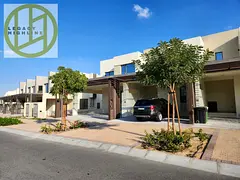 Modern 3 BEDROOM TOWNHOUSE NEAR POOL