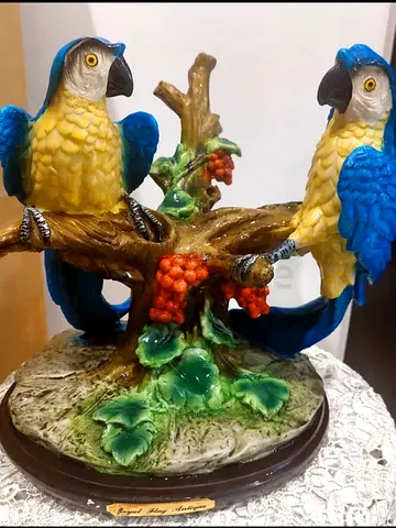 Colorful Parrots Figurine Decorative Piece its negociable