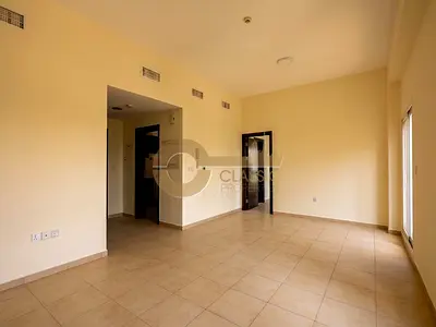 GREAT LAYOUT I ELEGANT UNIT I WELL MAINTAINED