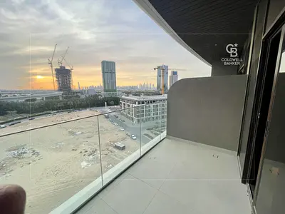 ULTRA LUXURY | FULLY FURNISHED + STUDY