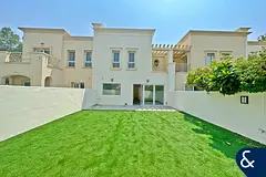 EXCLUSIVE | Walk to Souk | Upgraded