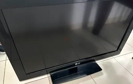 LG 32” TV