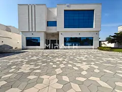 Modern 5-Bedroom Villa | Elevator |Stunning Garden