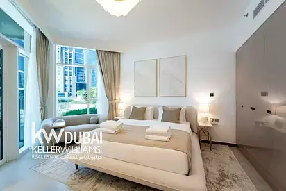 Luxury Studio | Canal View Living | Vacant