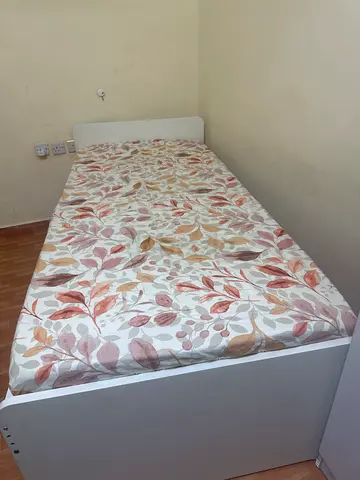 Single bed with matress