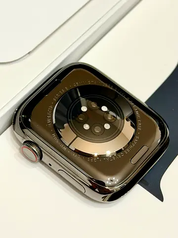 Graphite Apple Watch Series 8 - 45mm (GPS + Cellular)