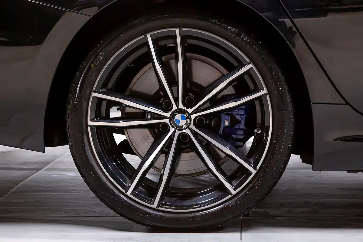 BMW 3-Series 2024