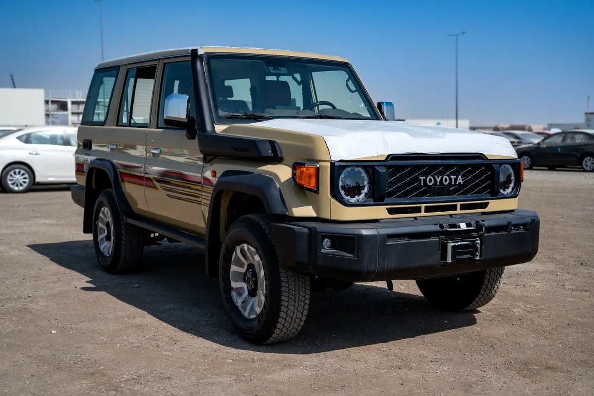 Toyota Land Cruiser 70 Series 2025 — photo 1 of 15