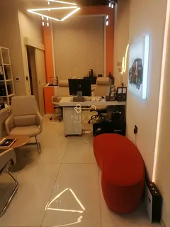 SPACOIUS LAY OUT SHOP, FULL FITED, READY TOMVE