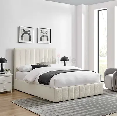 Straight channel design white boucle king storage bed