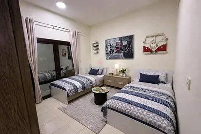 3 Bed Spaces Available in Furnished Room – Dubai Silicon Oasis”