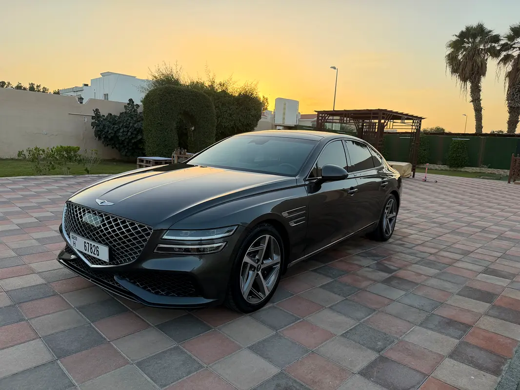 Genesis G80 2023 — photo 1 of 10
