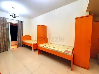 FURNISHED LADIES BEDSPACE Available in KARAMA Near Metro