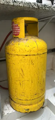 Used Yellow Gas Cylinder for Sale with Regulator