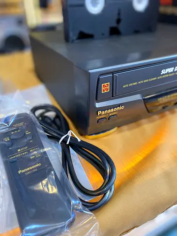 Panasonic Super VHS VCR with Remote Control جهاز مشغل فيديو جديد باناسونيك