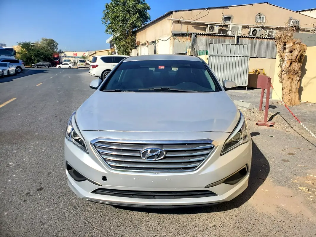 Hyundai Sonata 2016 — photo 1 of 16