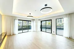 City Walk Expert | Big Layout | Huge Terrace