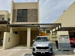 Beautiful 3Bedroom +Maid and 5 bath room Townhouse, Close to Park