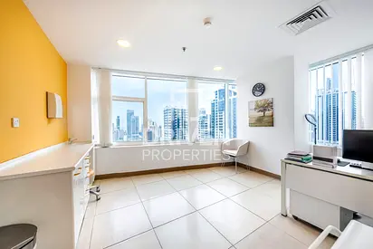 High Floor | Ideal for Dental Clinic | 4 Cheques