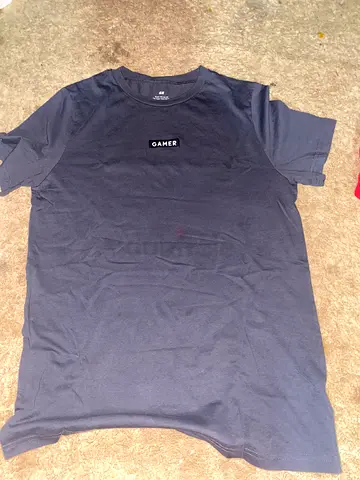 HM shirt