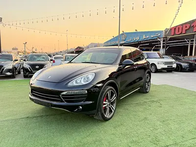 2012 Porsche CAYENNE photo 2