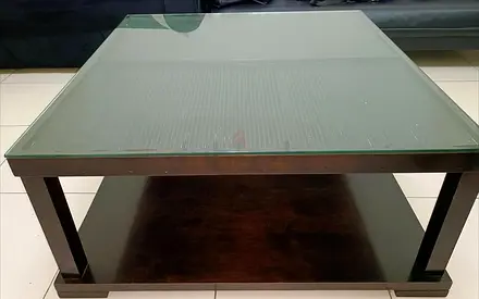Modern Coffee Table with Glass Top – Excellent Condition
