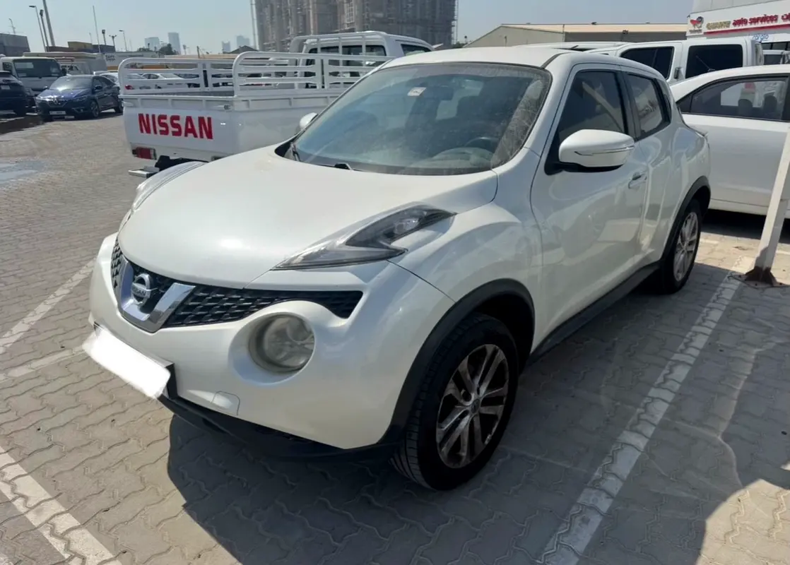 Nissan Juke 2015 — photo 1 of 4