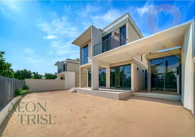 Spacious layout l Ready to move l Community View