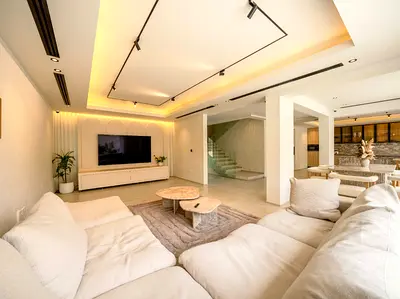 Brand New | Upgraded | Next To Park | Big Plot