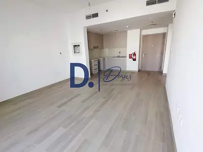 Elegant Living | Lower floor | Prime area