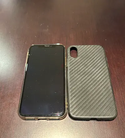 iPhone XS 256GB + 2 cases
