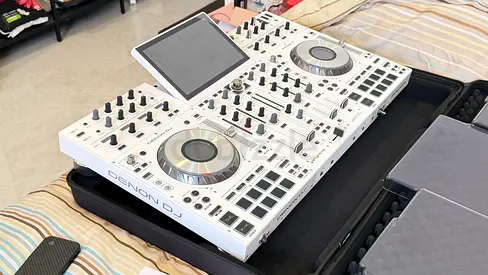 Discounted Price!!! Dj equipment DENON PRIME 4