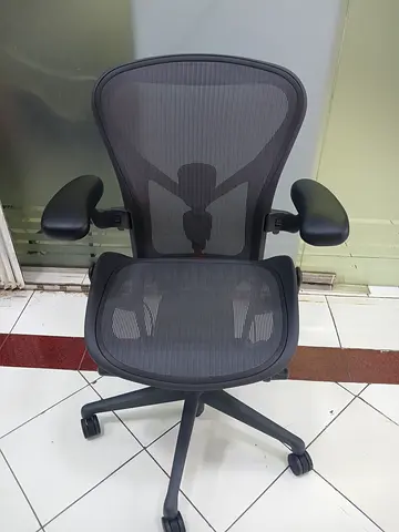 Selling Herman Miller Remastered Chair type B and C Fully Loaded
