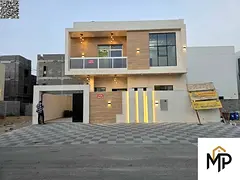 Villa vendue directement par le propriétaire, finitions personnalisées, située sur une rue princi