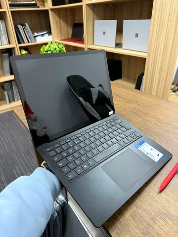 Microsoft surface laptop 4