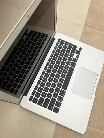 Apple MacBook Air 2017 in great condition condition with charger